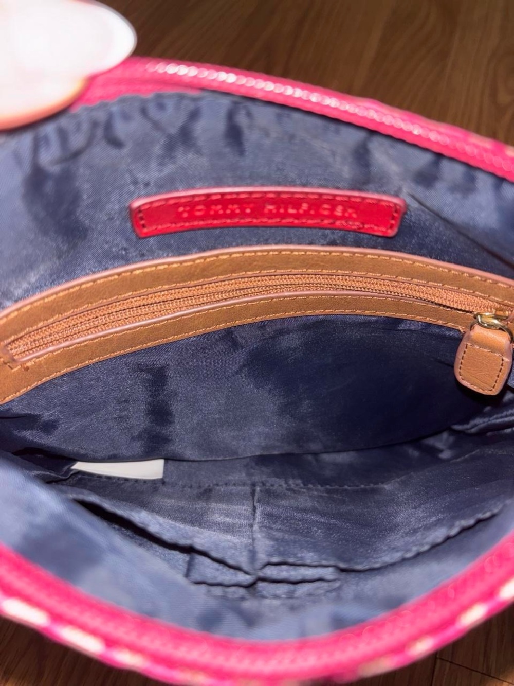 Tommy Hilfiger Crossbody Purse - Picture 6 of 7